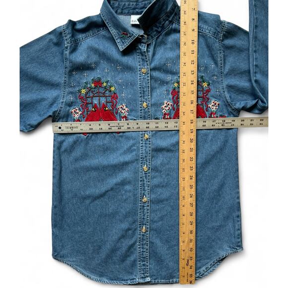 Vintage Embroidered Cardinals Holiday Winter Denim Button Up Birds Shirt Flower - Picture 9 of 9